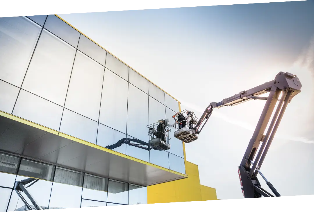 Fensterputz mittels Hebekran